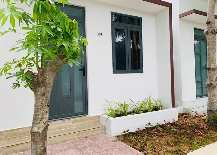 Hai An Homestay - Garden By The Beach