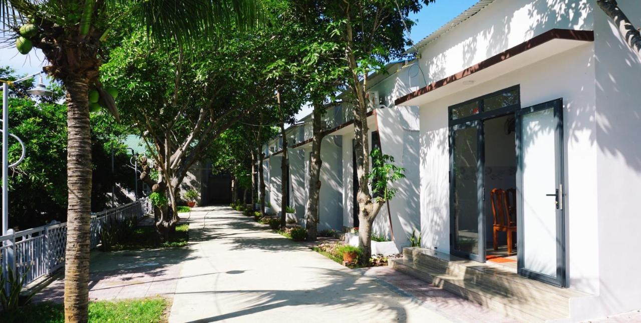 Homestay An - Garden By The *